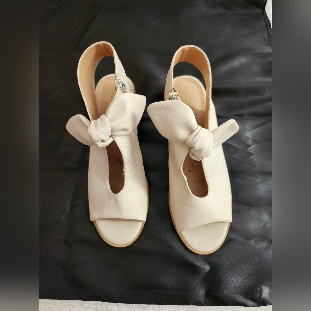 Coutgo Cream Bow Knot Shoes
